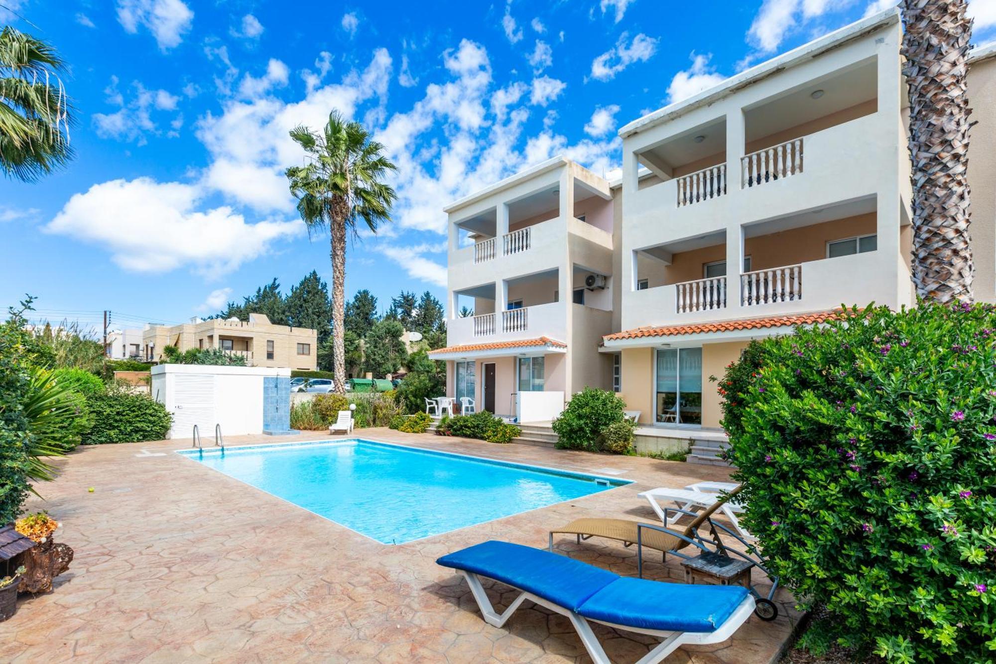 Beautiful 2 Bed Apartment With Great Views In Paphos Luaran gambar