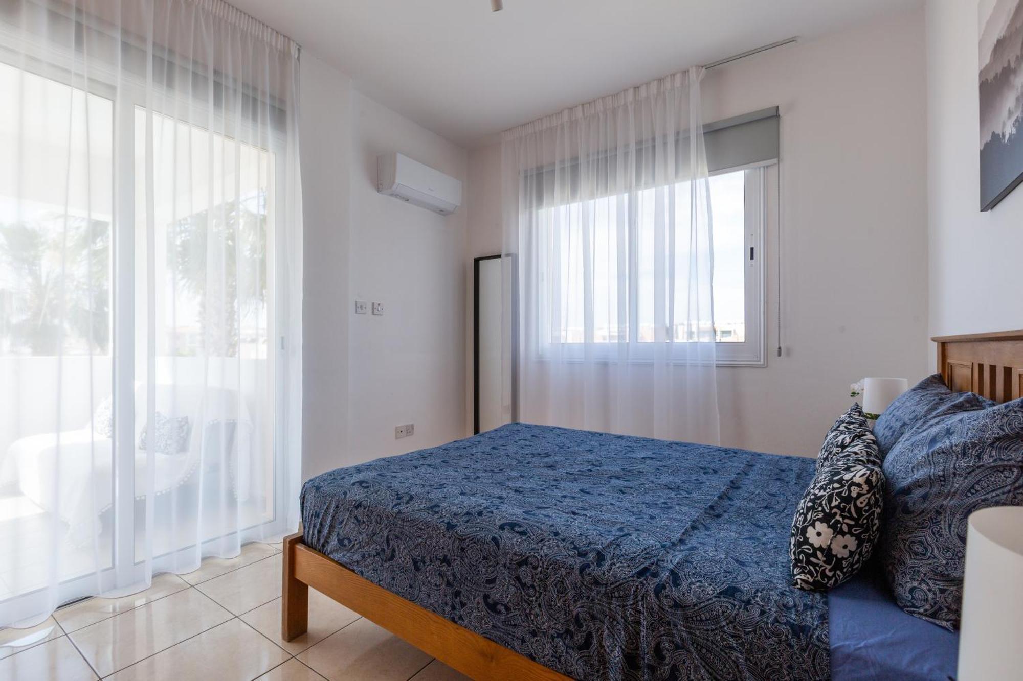 Beautiful 2 Bed Apartment With Great Views In Paphos Luaran gambar