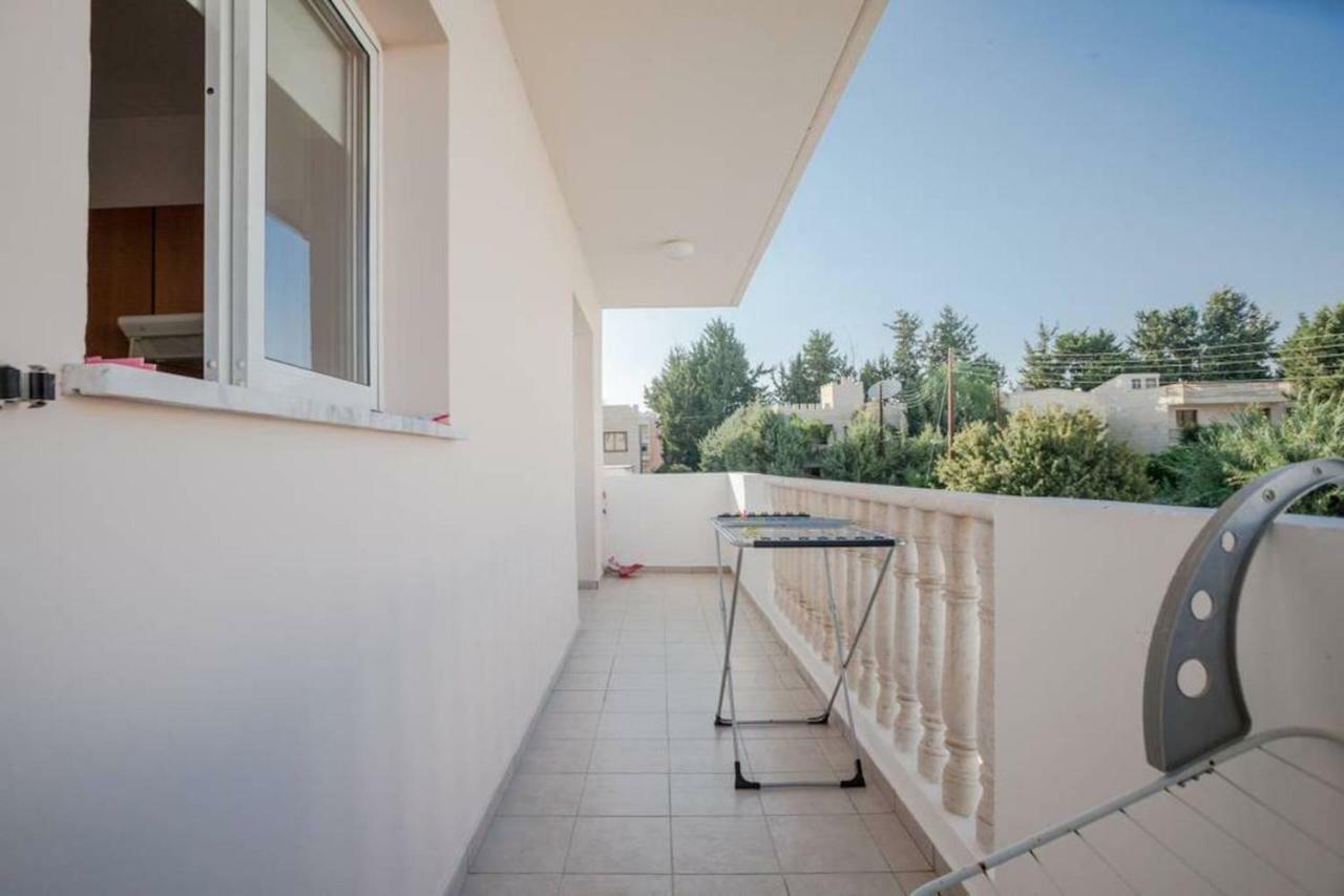 Beautiful 2 Bed Apartment With Great Views In Paphos Luaran gambar