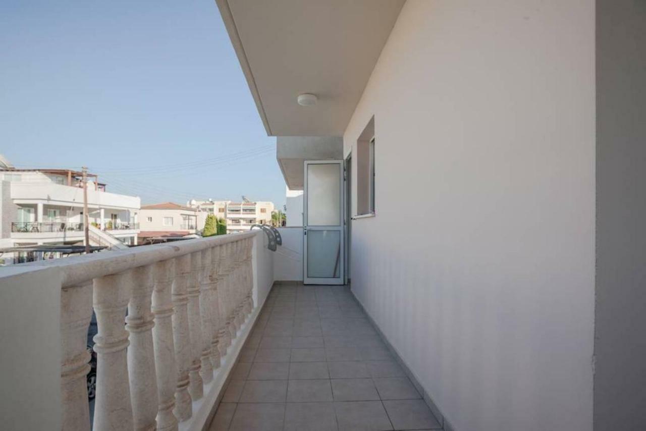 Beautiful 2 Bed Apartment With Great Views In Paphos Luaran gambar